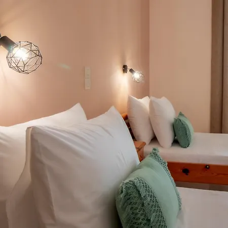 George & Sofia Apartment *