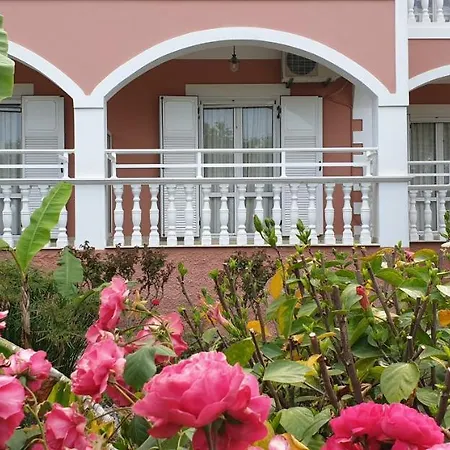 George & Sofia Apartment